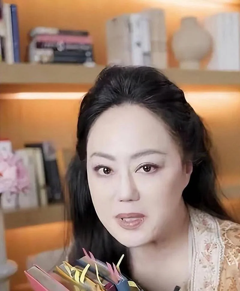 45歲仍活躍影壇，歷經兩段婚姻風波，62歲回首與鍾鎮濤的婚姻坦言有遺憾 第 10 張