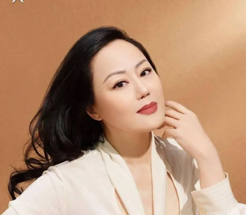 45歲仍活躍影壇，歷經兩段婚姻風波，62歲回首與鍾鎮濤的婚姻坦言有遺憾 第 12 張