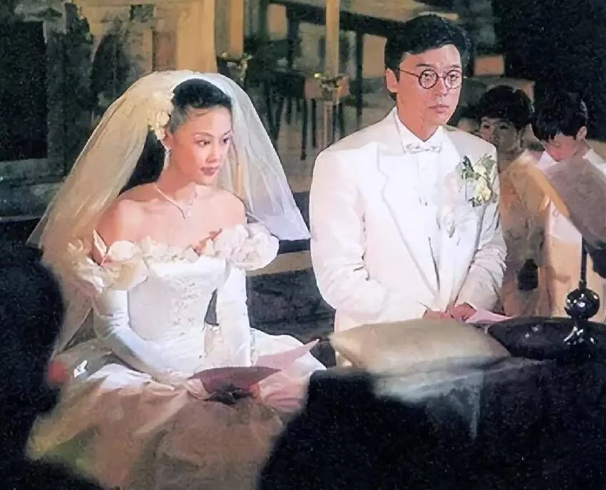 45歲仍活躍影壇，歷經兩段婚姻風波，62歲回首與鍾鎮濤的婚姻坦言有遺憾 第 6 張