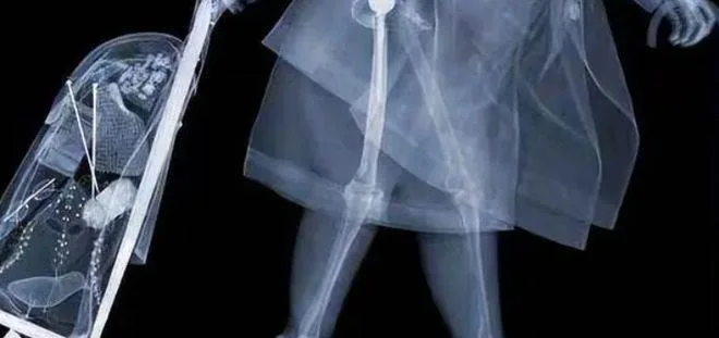 女遊客過安檢，為何讓員工臉紅？真相揭曉！ 第 3 張