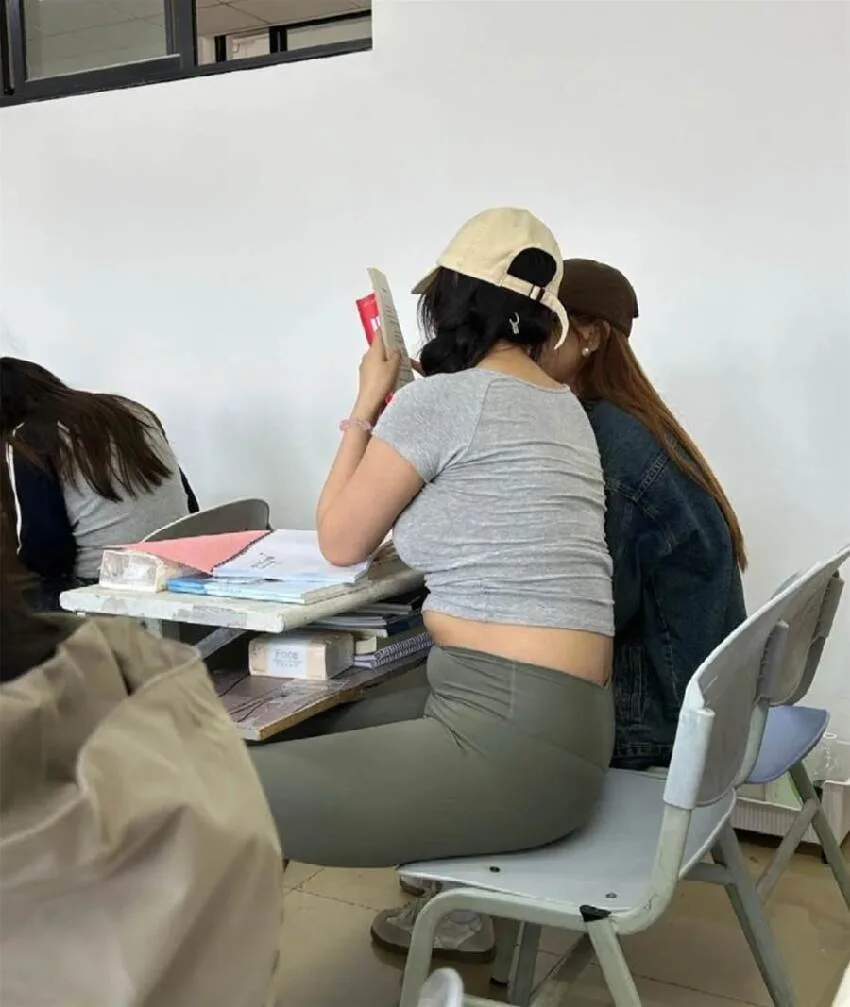大學生穿搭真實吶喊：第4套笑到我肚子痛🤣 第 7 張