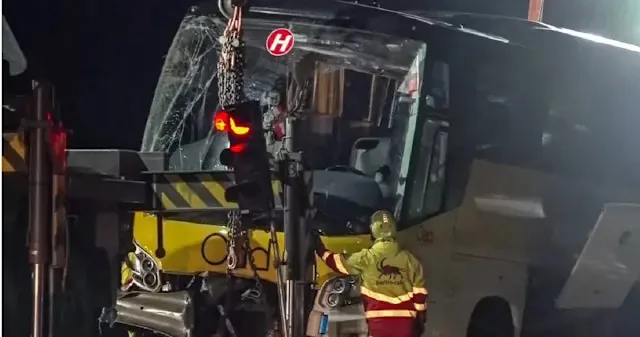 遊覽車翻覆多人傷！總統緊急回應了 第 5 張