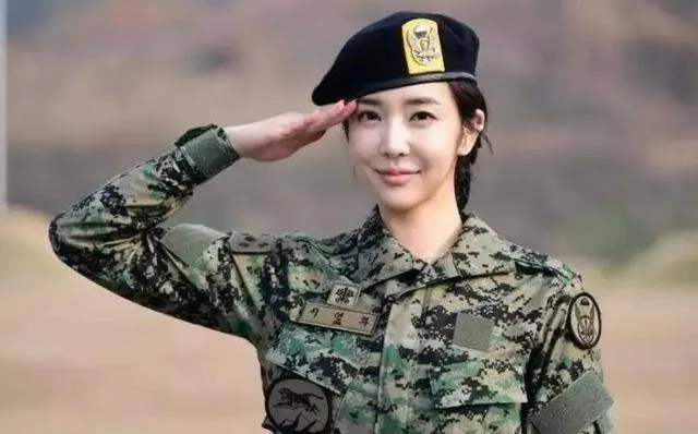 新婚夜淪悲劇！23歲女兵離世前影片曝黑幕　家屬苦等81天怒控：每個人都是兇手 第 4 張