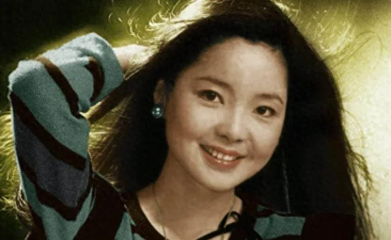 鄧麗君逝世28年後,三哥首度公開妹妹真正死因,台上淚崩 第 2 張