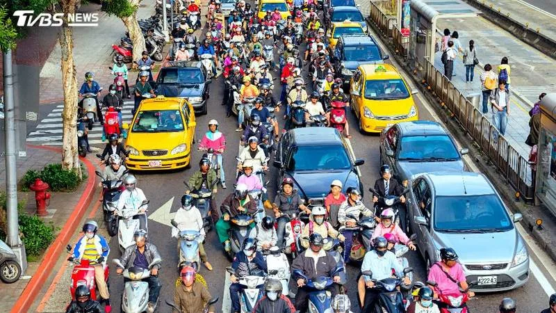 交通新制今上路！無照駕駛等3類駕駛注意，違者罰1800元、吊扣駕照 第 2 張