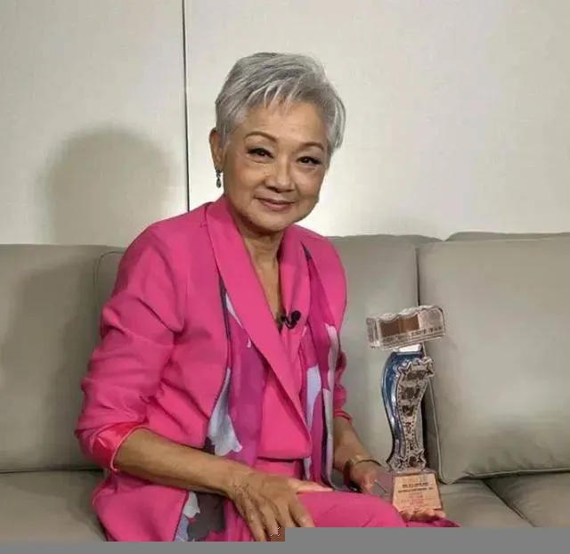 出道5年就退休！她靠一首歌賺16套豪宅，76歲復出撈金原因曝光 第 7 張