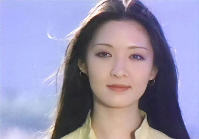 認祖歸宗！胡因夢手持NDA宣佈生父，萬萬沒想到竟然是他？私生女當場泣不成聲 第 5 張